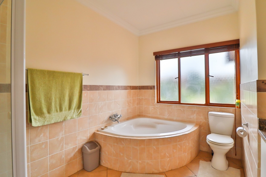 To Let 3 Bedroom Property for Rent in The Coves North West